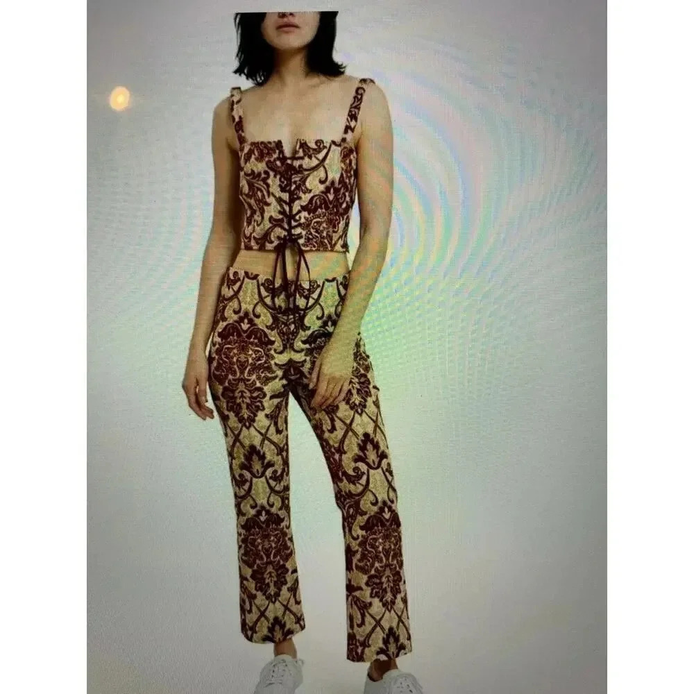 Callipygian Women's 10619 Jacquard Burgandy & Gold Flare Crop Pants Size 2